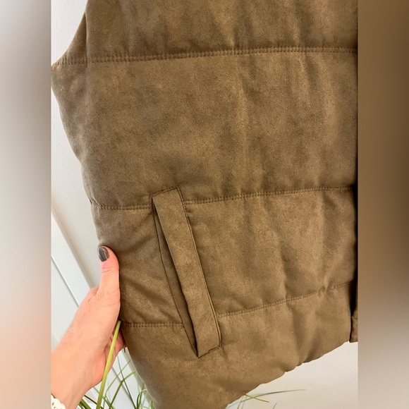 Quilted Vest - soft suede feel - Picture 2 of 7